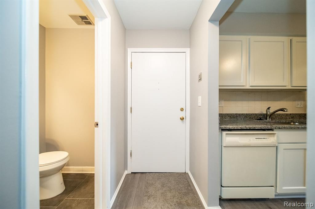 4639 LEISURE Lane, 37, Trenton, MI 48183 — Photo 24