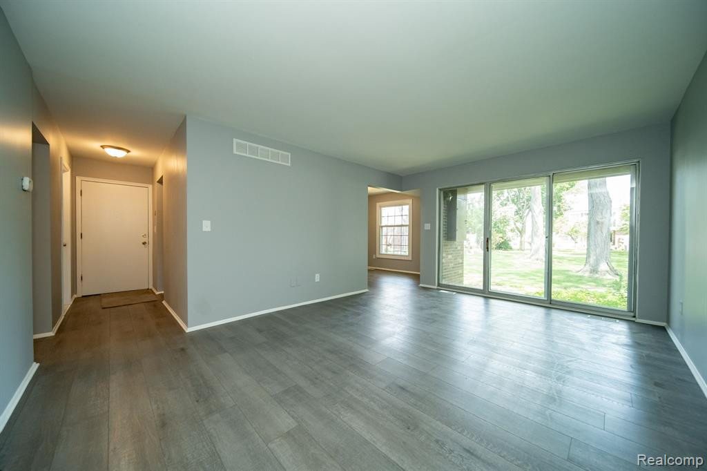 4639 LEISURE Lane, 37, Trenton, MI 48183 — Photo 29
