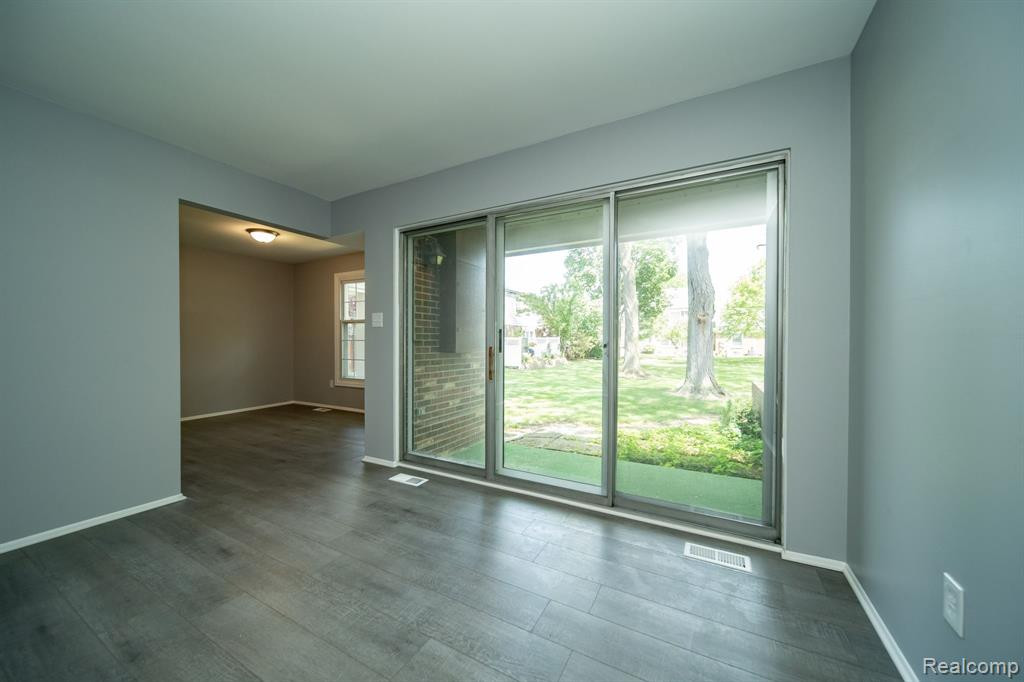 4639 LEISURE Lane, 37, Trenton, MI 48183 — Photo 32