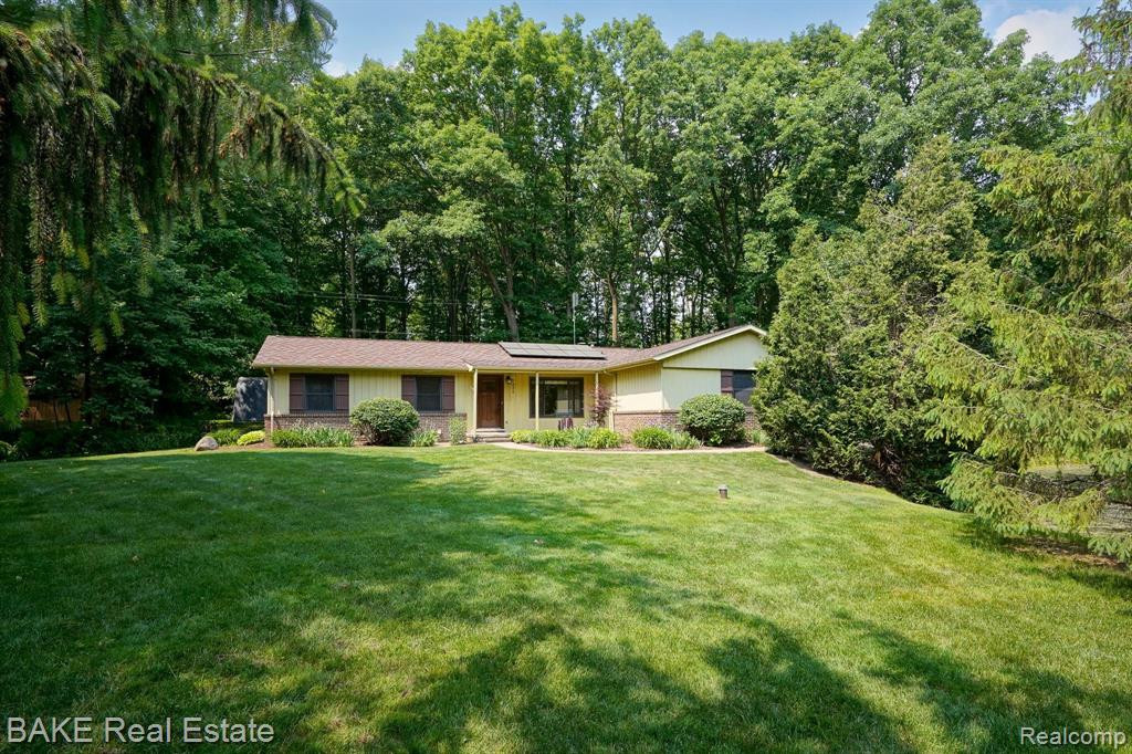 7856 Thornwood Street, Canton, MI 48187 — Photo 2