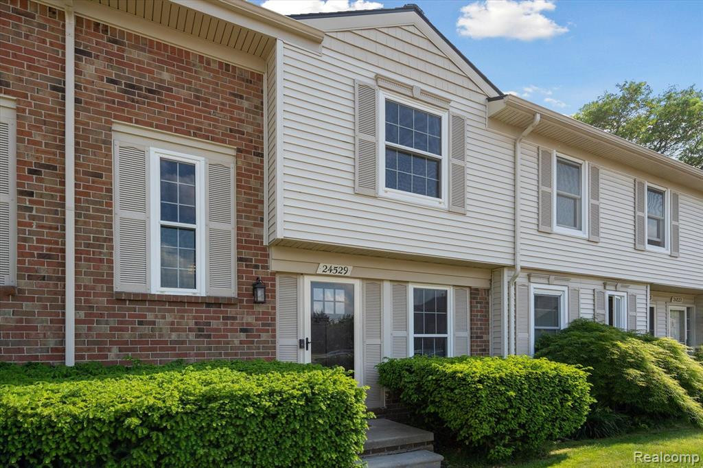 24529 BASHIAN Drive, Novi, MI — Photo 2