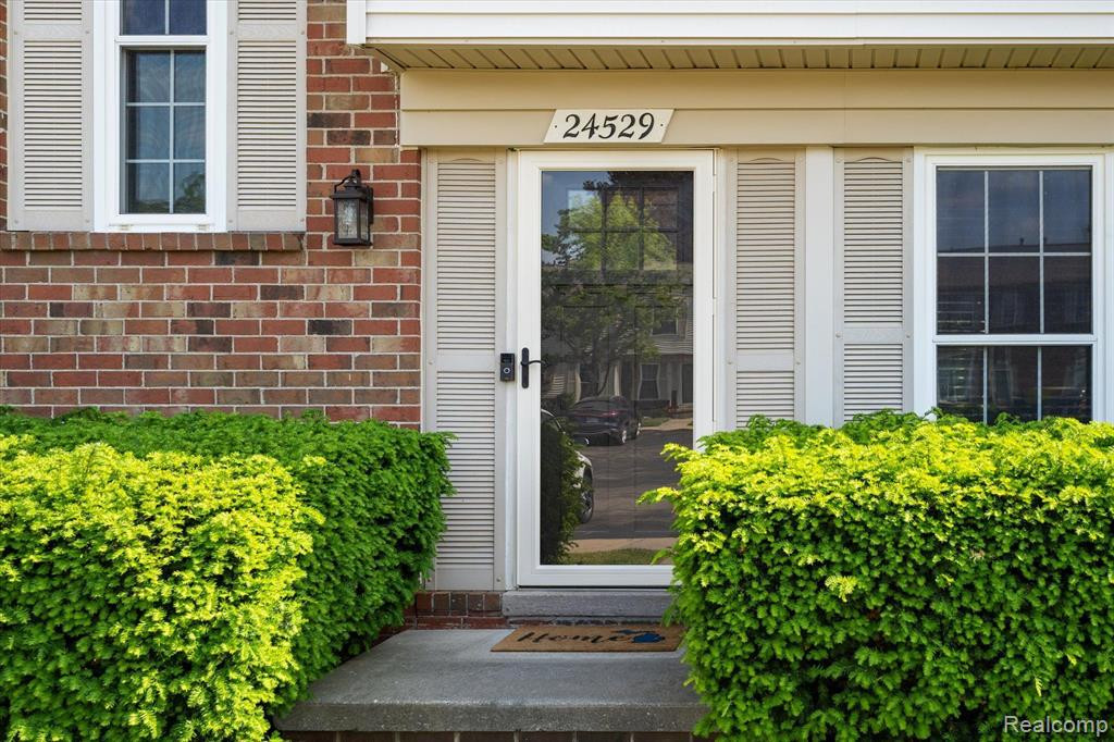 24529 BASHIAN Drive, Novi, MI — Photo 5