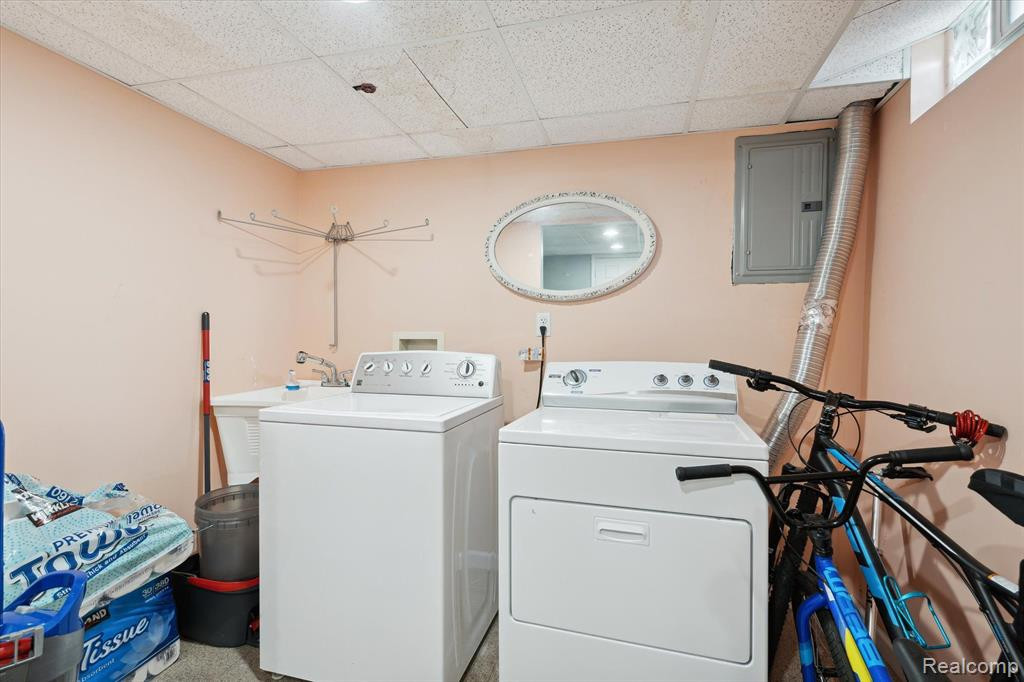 24529 BASHIAN Drive, Novi, MI — Photo 35