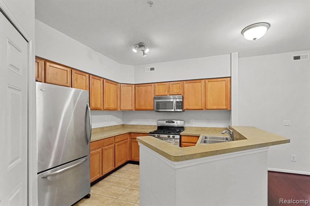 841 E Summerfield Glen Circle, Ann Arbor, MI 48103 — Photo 6