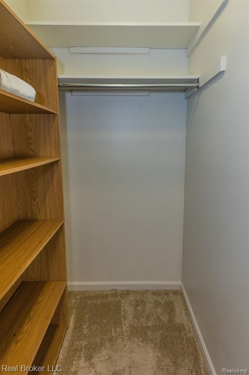 1737 S HILL Boulevard, Bloomfield Hills, MI 48304 — Photo 9