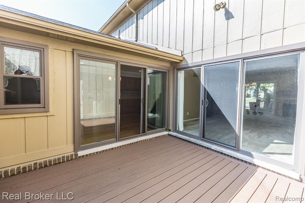 1737 S HILL Boulevard, Bloomfield Hills, MI 48304 — Photo 19