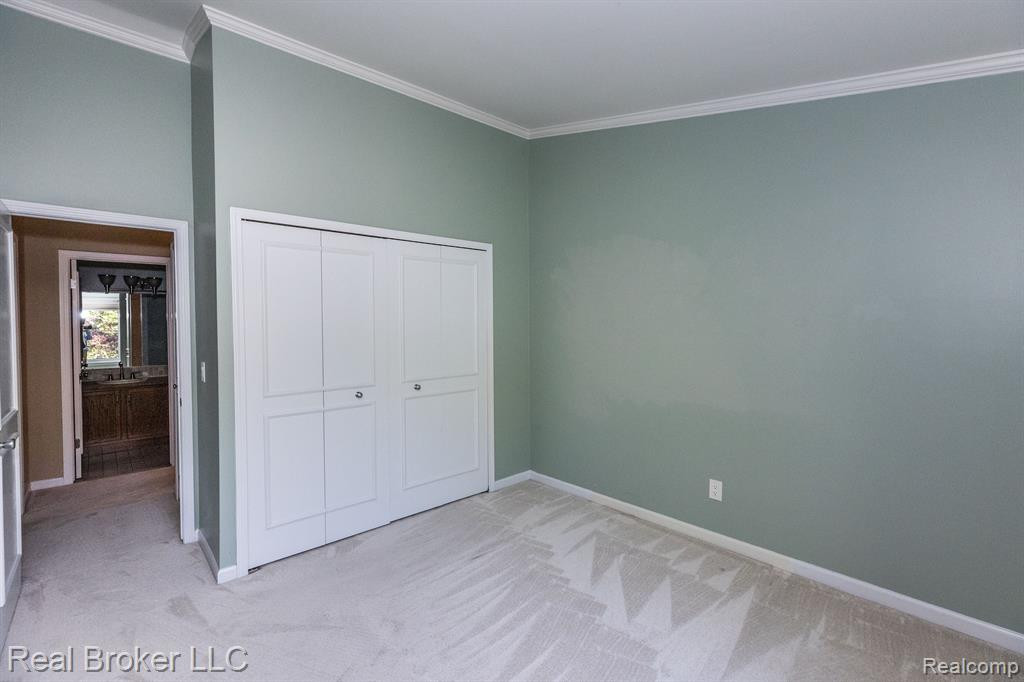 1737 S HILL Boulevard, Bloomfield Hills, MI 48304 — Photo 29