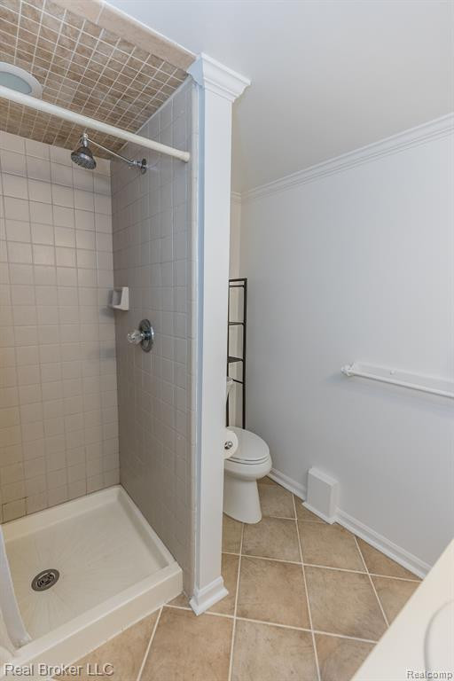 1737 S HILL Boulevard, Bloomfield Hills, MI 48304 — Photo 36