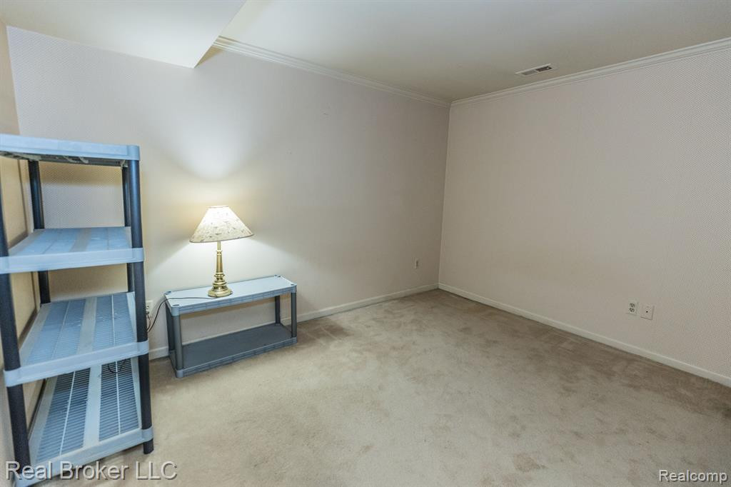 1737 S HILL Boulevard, Bloomfield Hills, MI 48304 — Photo 39