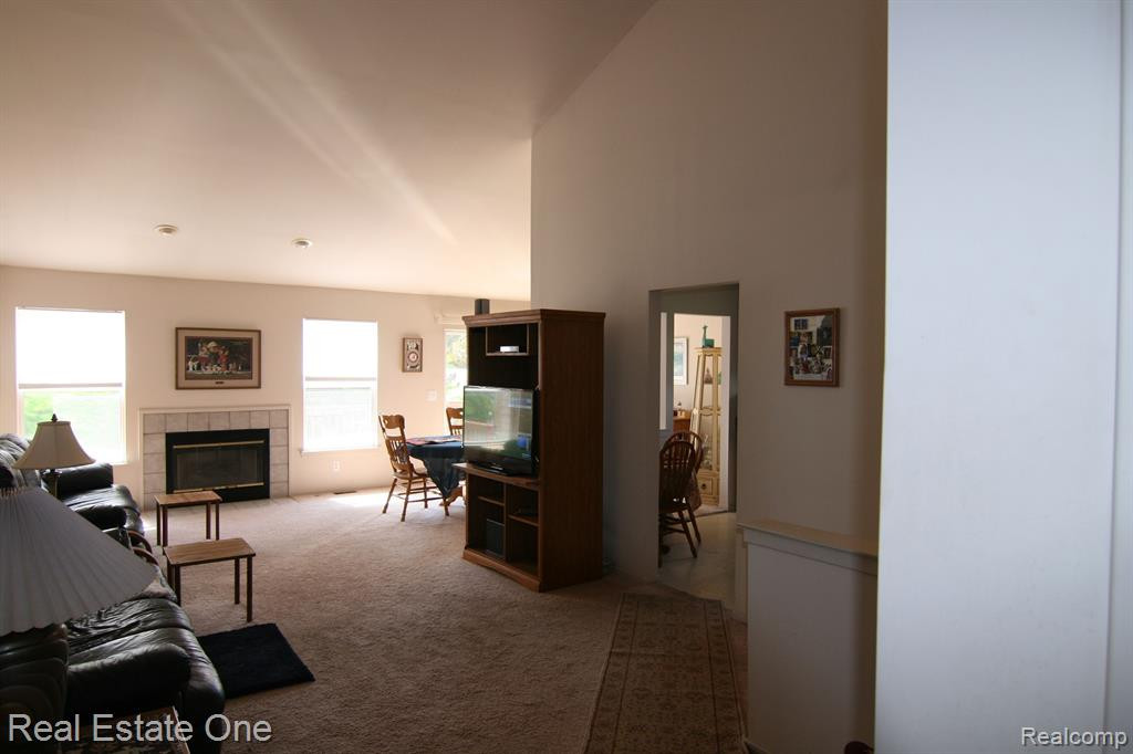 197 Shore Brook Lane, Commerce Twp, MI 48390 — Photo 3