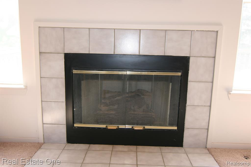 197 Shore Brook Lane, Commerce Twp, MI 48390 — Photo 4