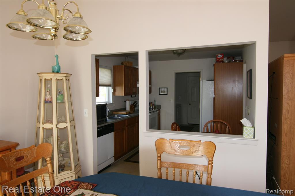 197 Shore Brook Lane, Commerce Twp, MI 48390 — Photo 6