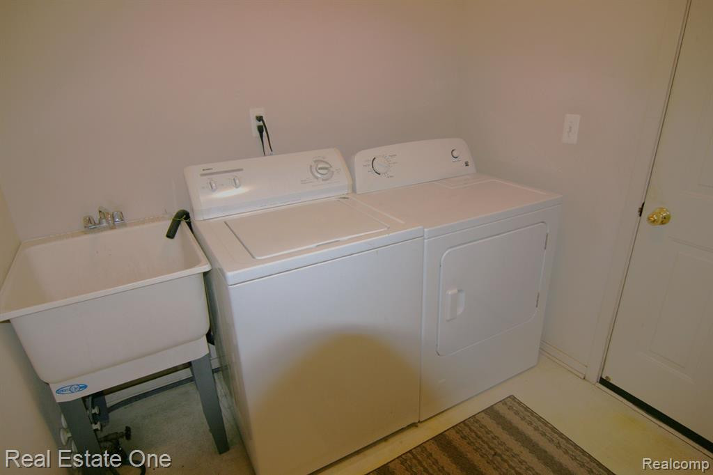197 Shore Brook Lane, Commerce Twp, MI 48390 — Photo 9