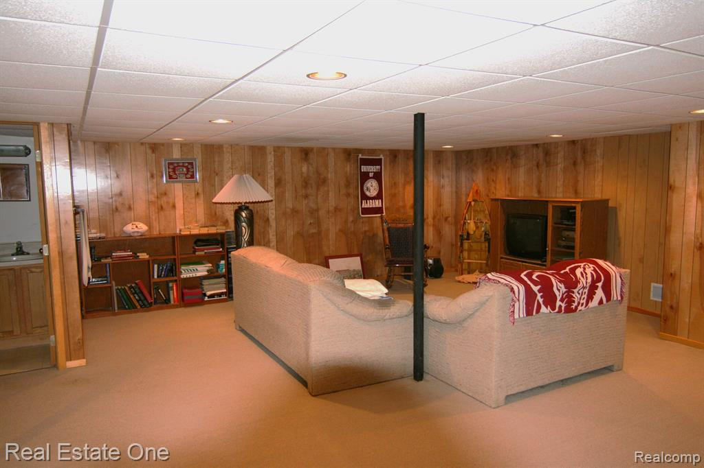 197 Shore Brook Lane, Commerce Twp, MI 48390 — Photo 11