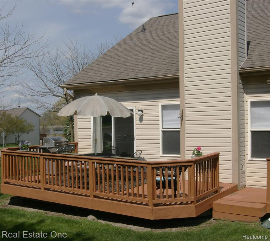 197 Shore Brook Lane, Commerce Twp, MI 48390 — Photo 17