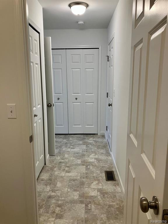 10037 SWAN LAKE Circle, 6, Ypsilanti, MI 48197 — Photo 3
