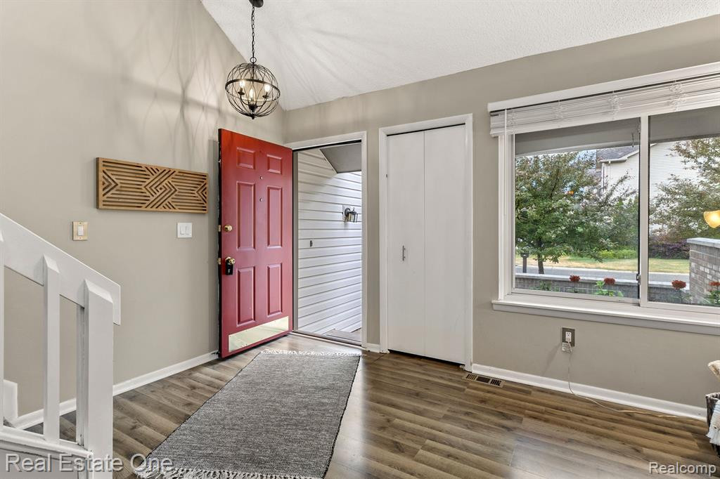 102 CONDA Lane, Oxford, MI 48371 — Photo 6