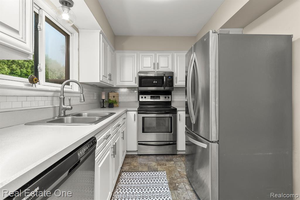 102 CONDA Lane, Oxford, MI 48371 — Photo 17