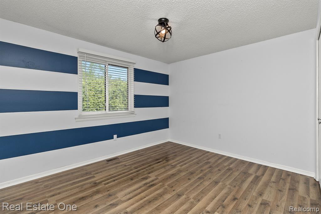 102 CONDA Lane, Oxford, MI 48371 — Photo 28