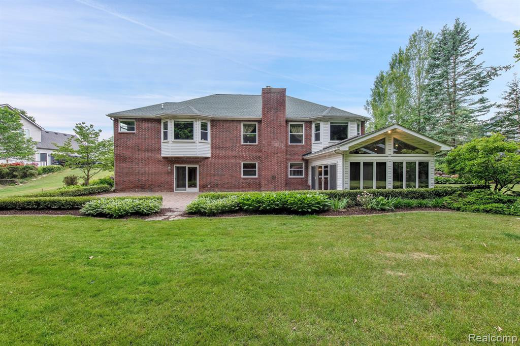 21106 GREENBRIAR Lane, South Lyon, MI 48178 — Photo 4