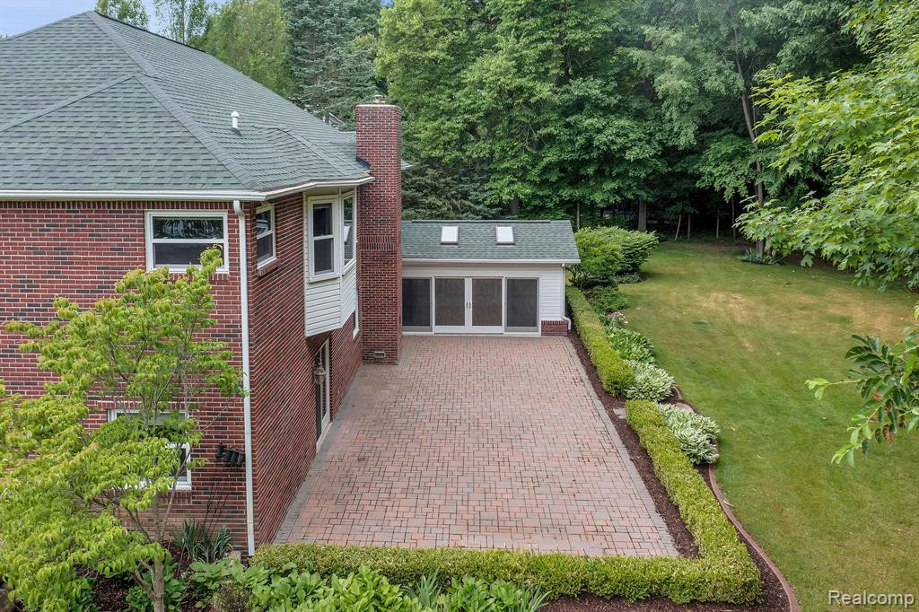 21106 GREENBRIAR Lane, South Lyon, MI 48178 — Photo 7
