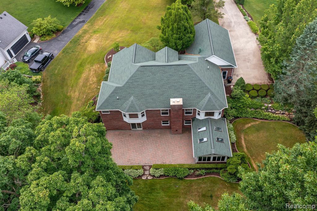 21106 GREENBRIAR Lane, South Lyon, MI 48178 — Photo 9