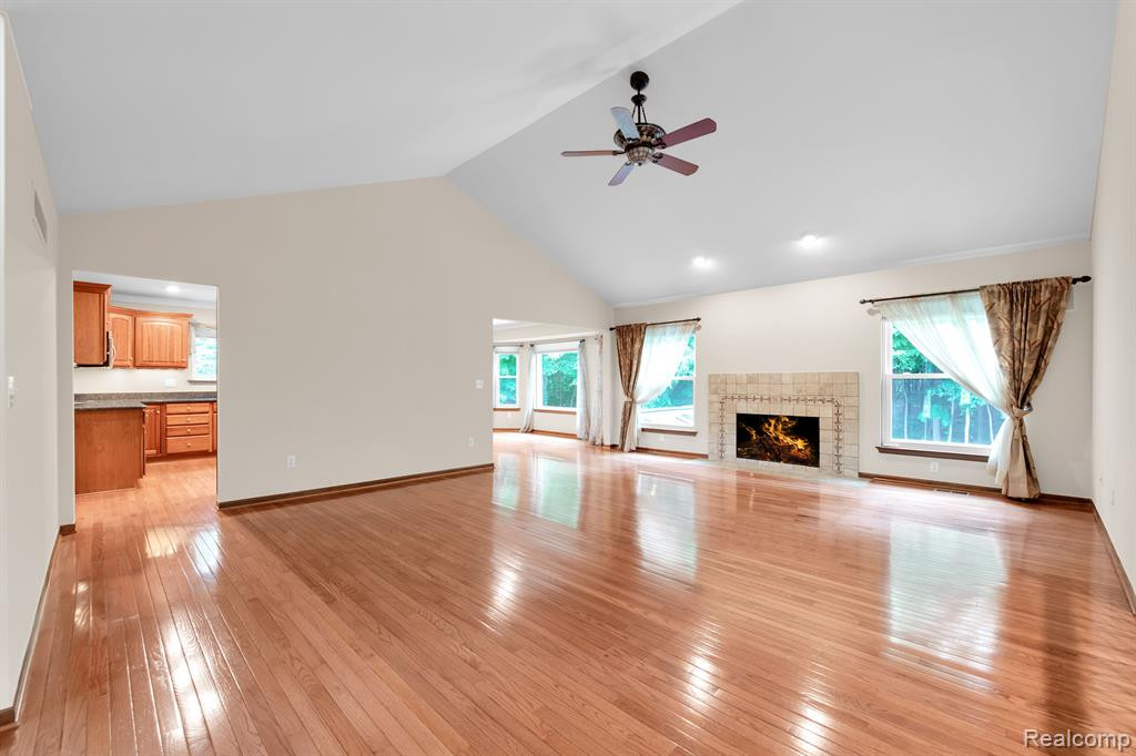 21106 GREENBRIAR Lane, South Lyon, MI 48178 — Photo 10