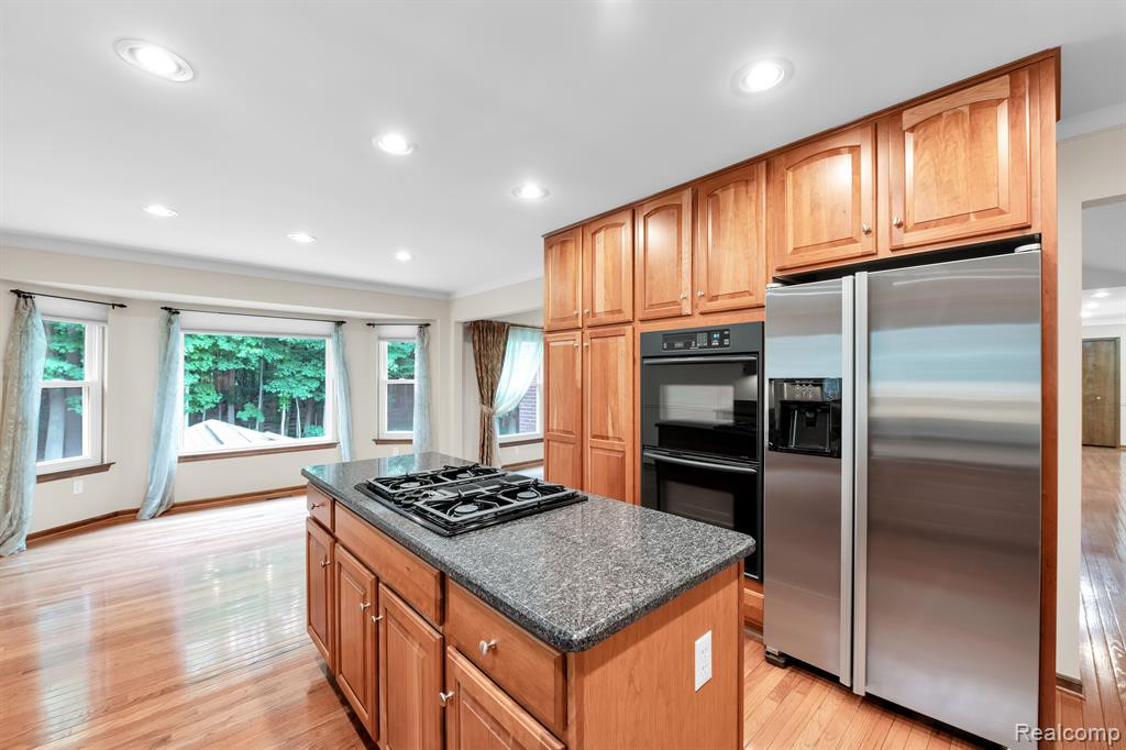 21106 GREENBRIAR Lane, South Lyon, MI 48178 — Photo 14