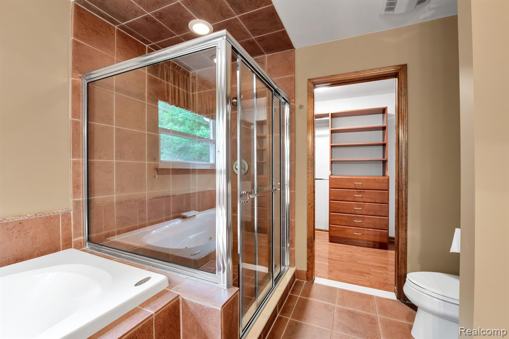 21106 GREENBRIAR Lane, South Lyon, MI 48178 — Photo 21