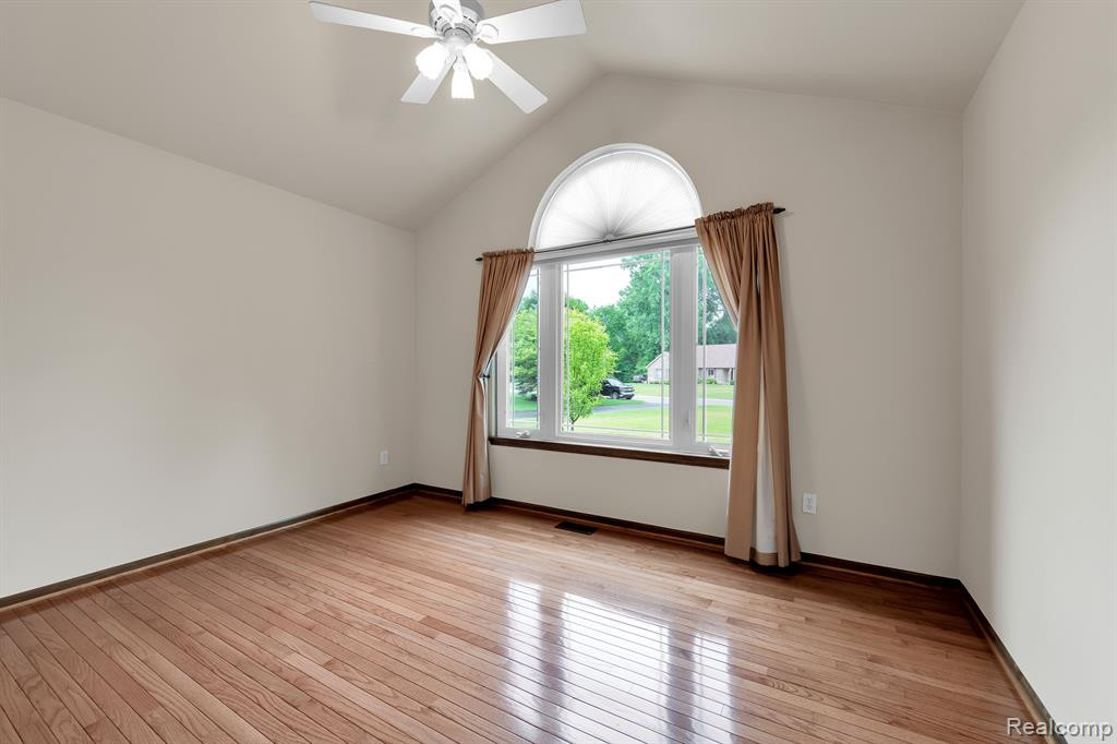 21106 GREENBRIAR Lane, South Lyon, MI 48178 — Photo 23