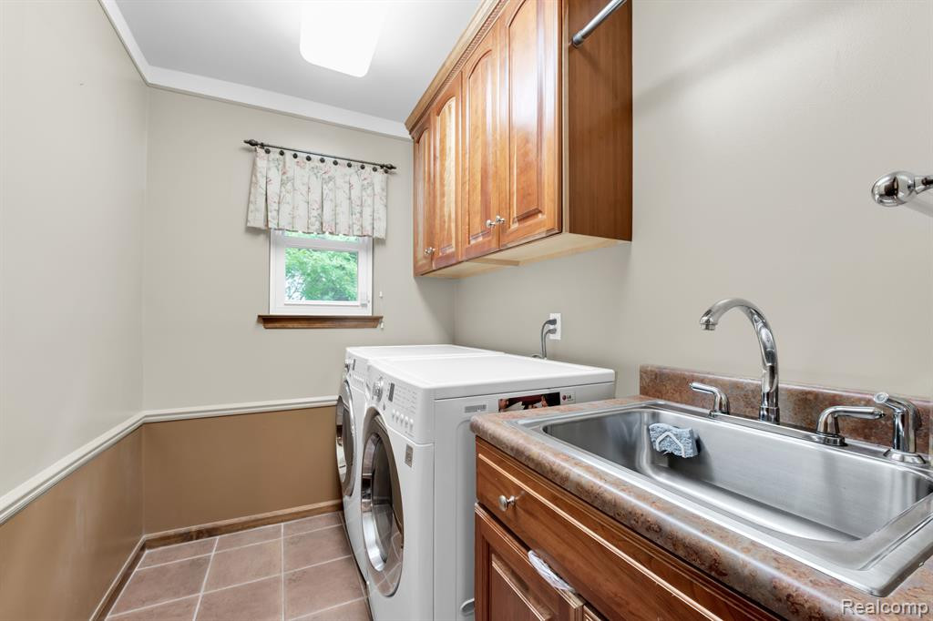 21106 GREENBRIAR Lane, South Lyon, MI 48178 — Photo 27
