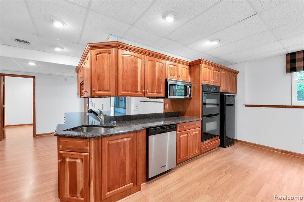 21106 GREENBRIAR Lane, South Lyon, MI 48178 — Photo 29