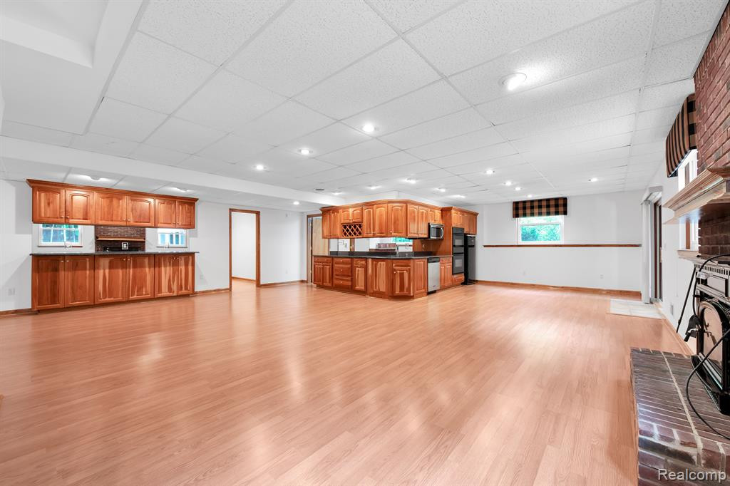 21106 GREENBRIAR Lane, South Lyon, MI 48178 — Photo 30