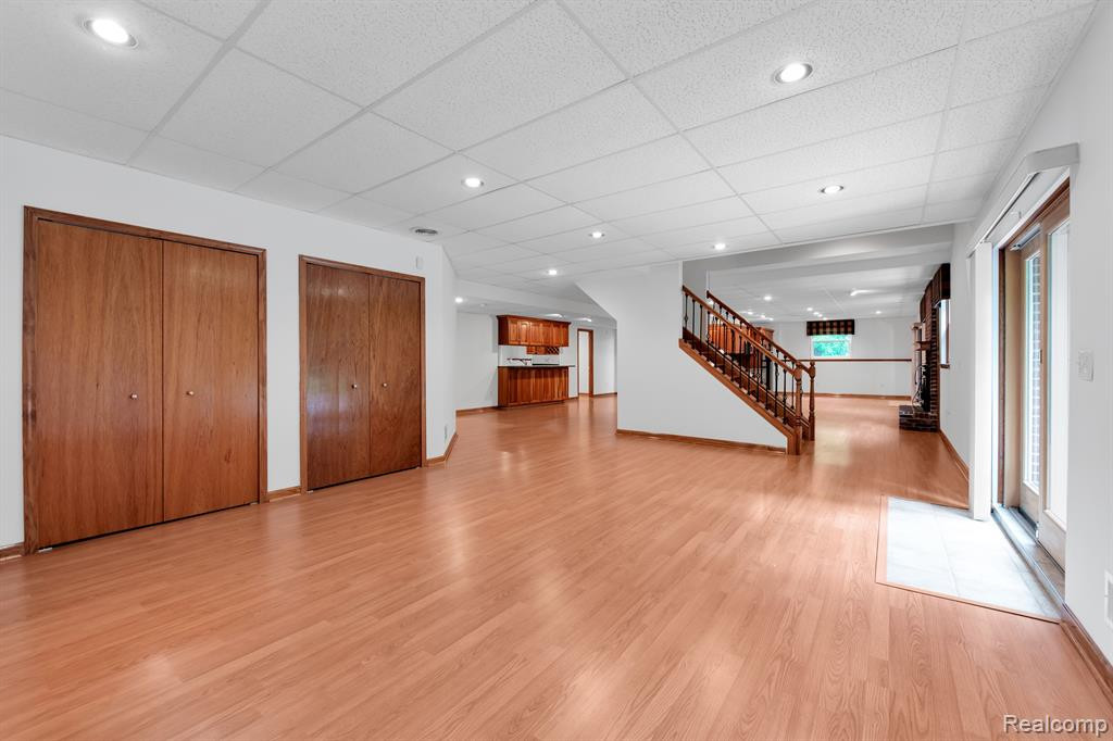 21106 GREENBRIAR Lane, South Lyon, MI 48178 — Photo 32