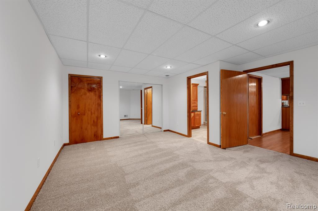 21106 GREENBRIAR Lane, South Lyon, MI 48178 — Photo 36