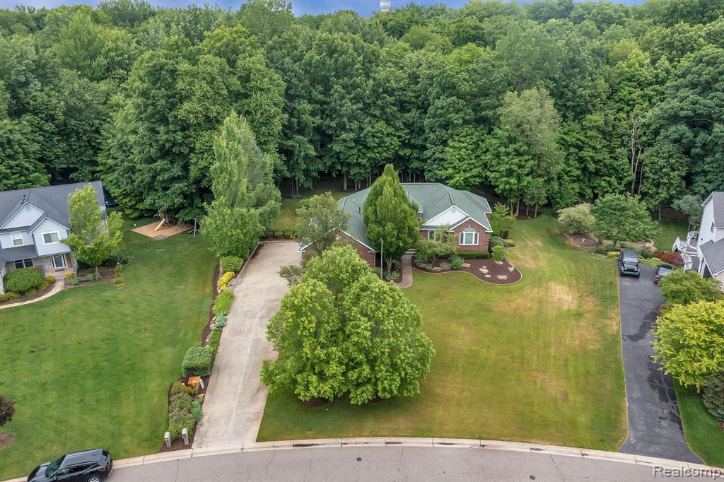 21106 GREENBRIAR Lane, South Lyon, MI 48178 — Photo 43