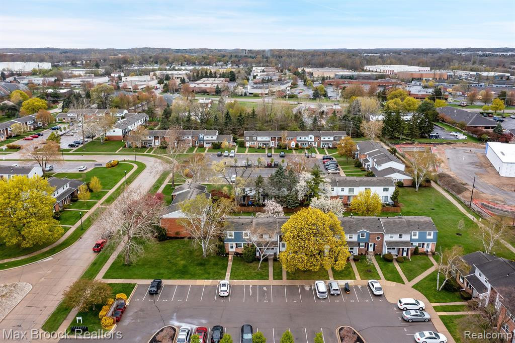 24652 OLDE ORCHARD Street, Novi, MI — Photo 29