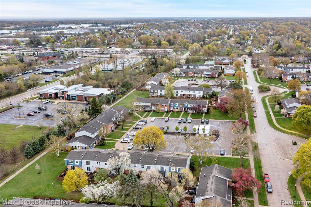 24652 OLDE ORCHARD Street, Novi, MI — Photo 31