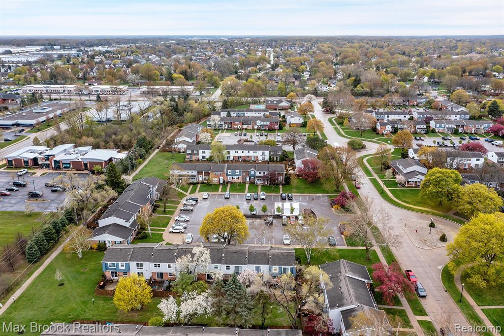 24652 OLDE ORCHARD Street, Novi, MI — Photo 32