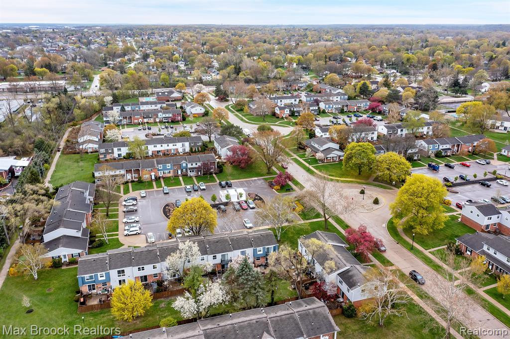 24652 OLDE ORCHARD Street, Novi, MI — Photo 33