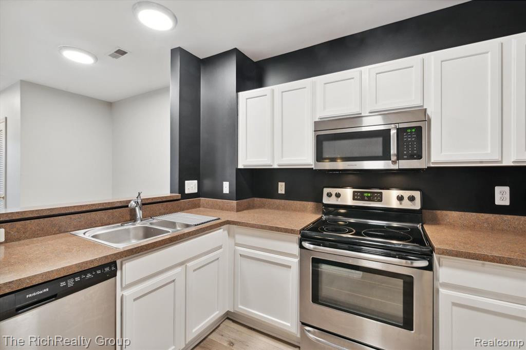 25500 SAINT JAMES, Southfield, MI 48075 — Photo 22