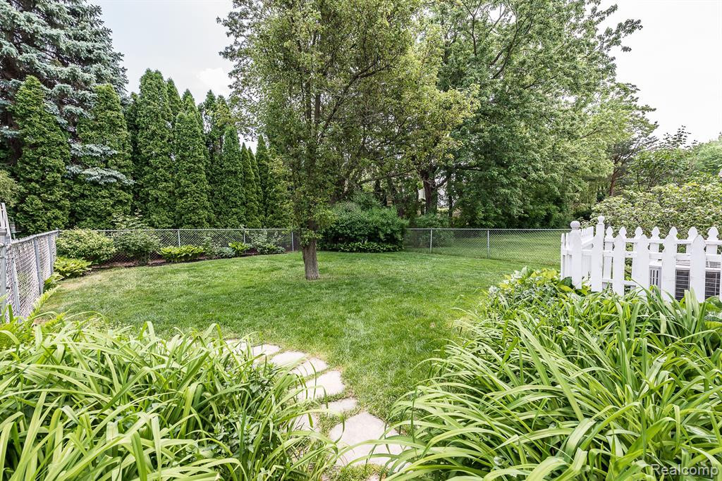 42280 Bradner Road, Northville, MI 48168 — Photo 24