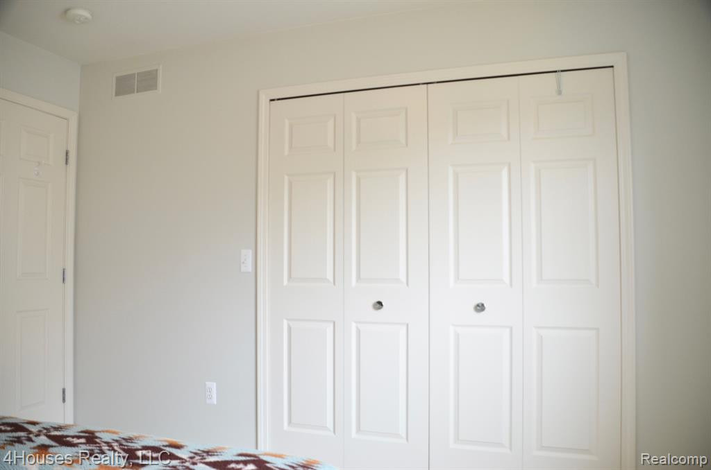 1782 SAVANNAH Lane, Ypsilanti, MI 48198 — Photo 32