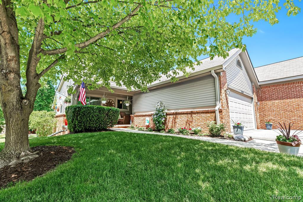 1020 PINEWOOD Court, Brighton, MI 48116 — front exterior