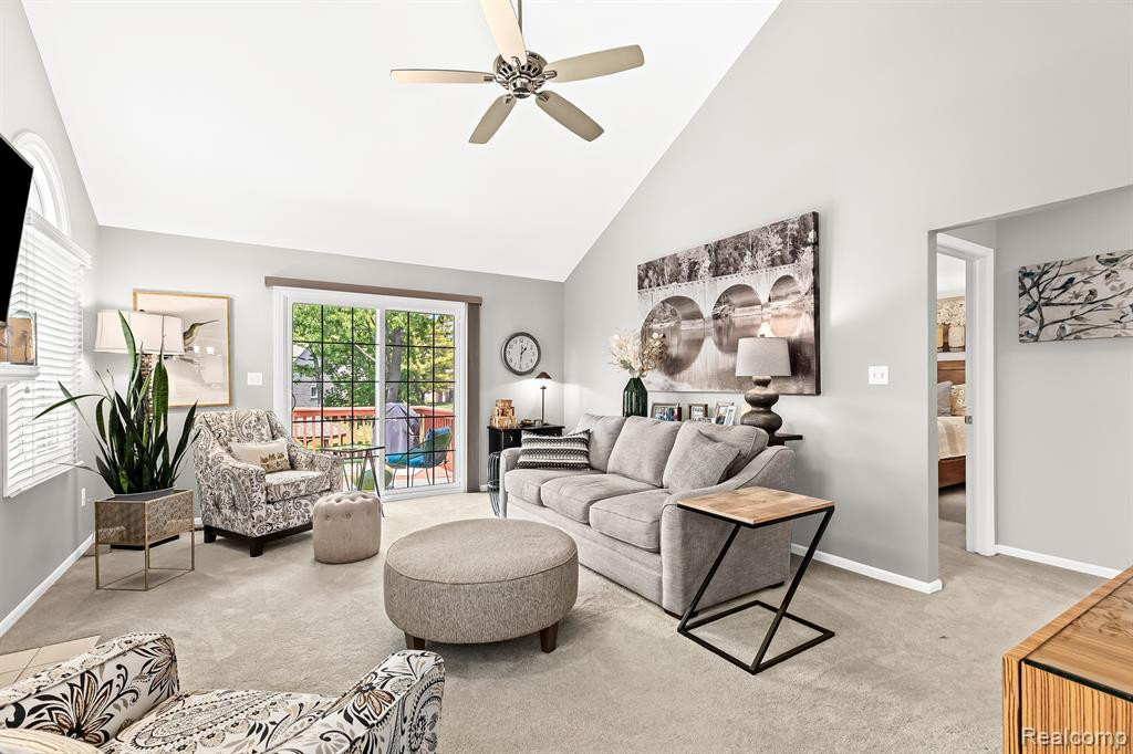 1020 PINEWOOD Court, Brighton, MI 48116 — Photo 12