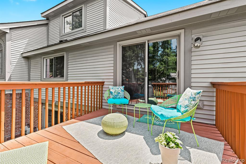 1020 PINEWOOD Court, Brighton, MI 48116 — Photo 16