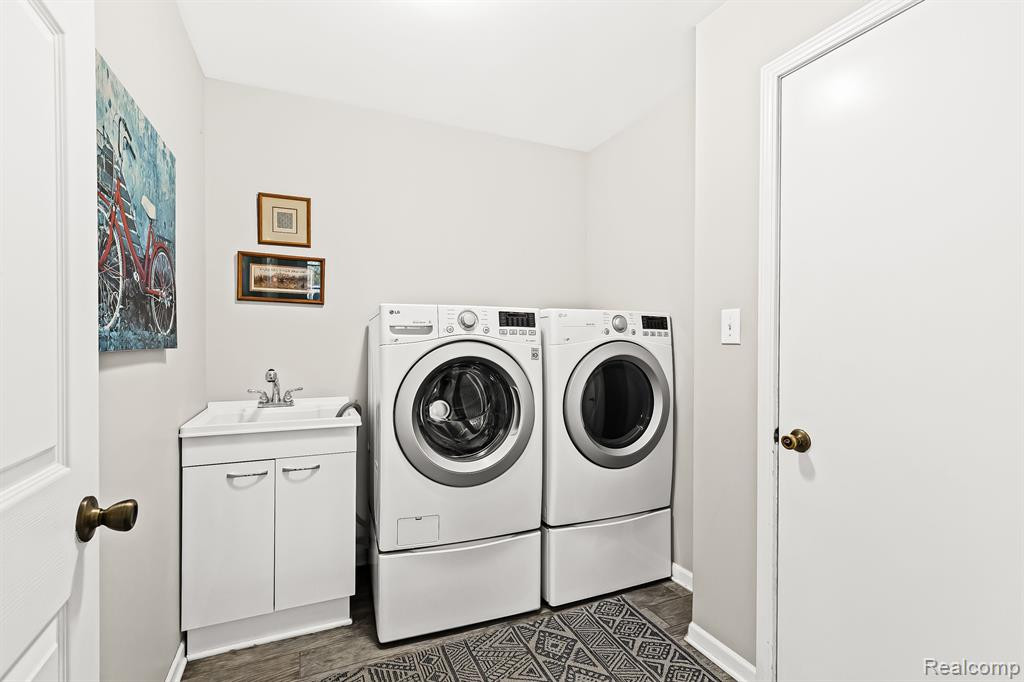 1020 PINEWOOD Court, Brighton, MI 48116 — Photo 20