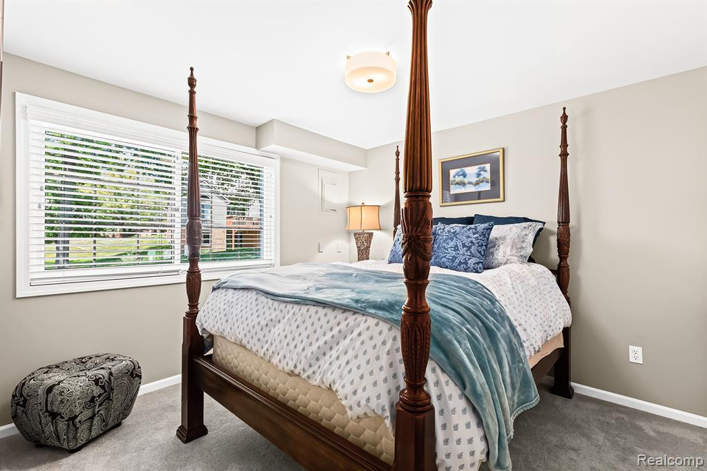 1020 PINEWOOD Court, Brighton, MI 48116 — Photo 30
