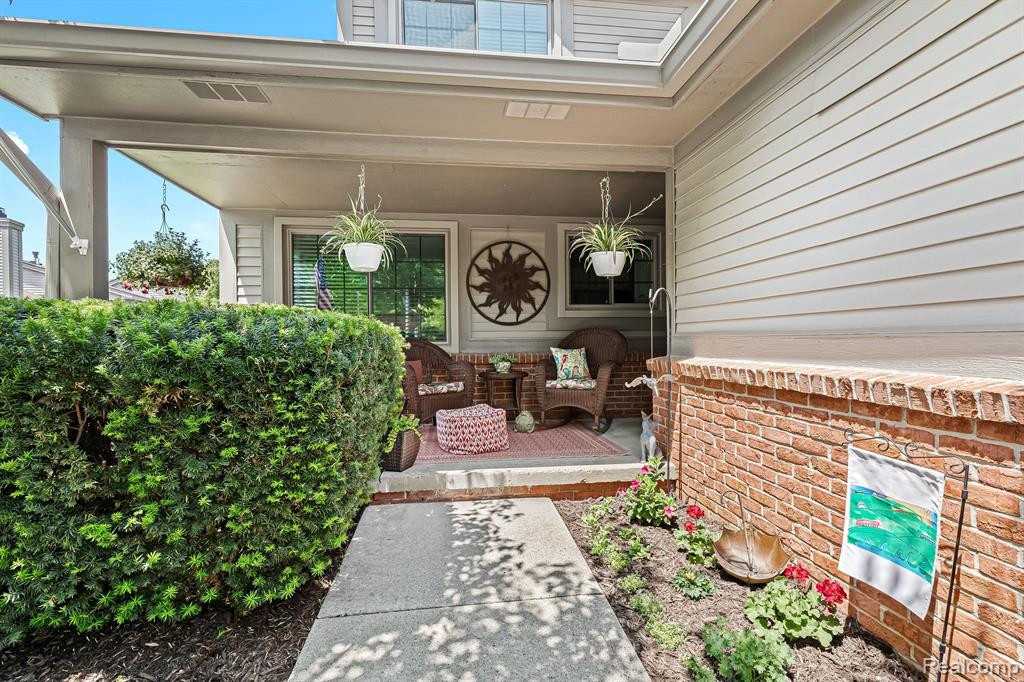 1020 PINEWOOD Court, Brighton, MI 48116 — Photo 35