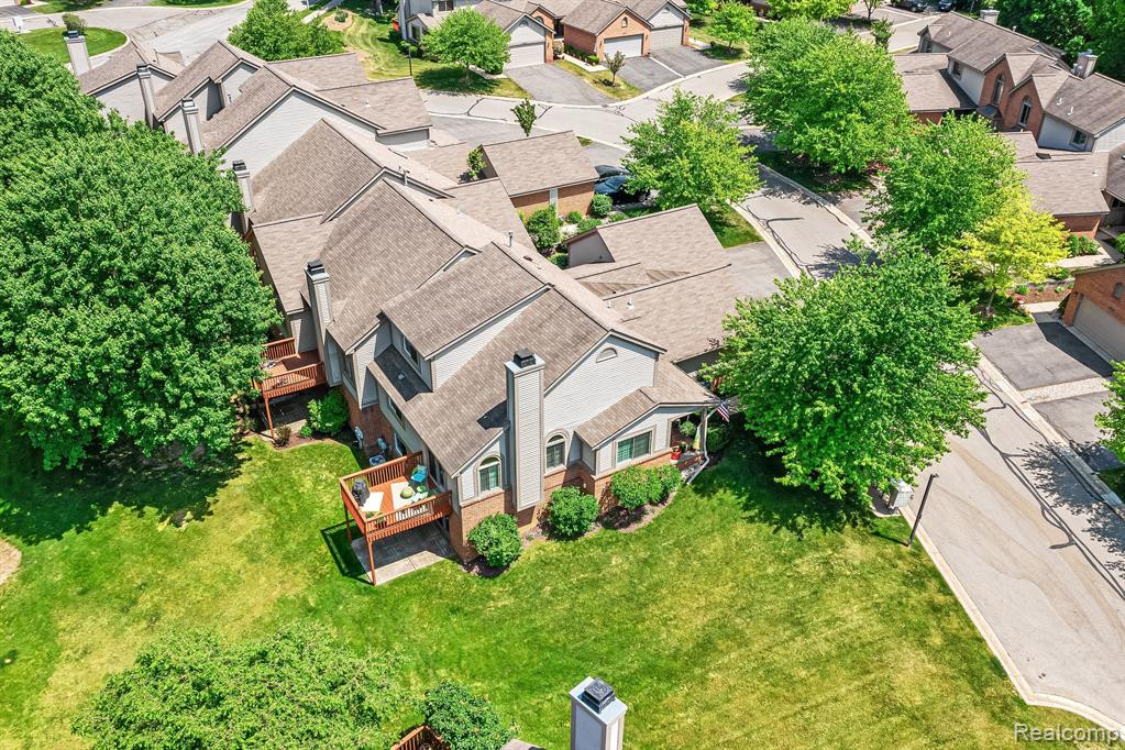 1020 PINEWOOD Court, Brighton, MI 48116 — Photo 47